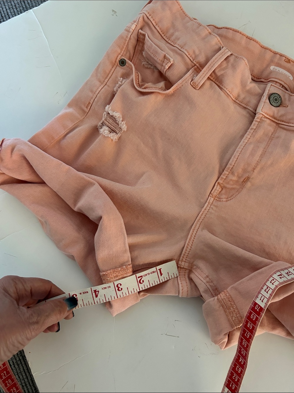 Old Navy Peach Rolled Hem Distressed Jean Shorts size 10 - Picture 9 of 10